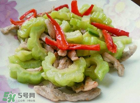 苦瓜炒肉怎么炒不苦？苦瓜炒肉怎么做才不苦？
