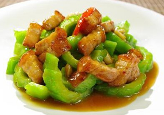 苦瓜炒肉怎么炒不苦？苦瓜炒肉怎么做才不苦？