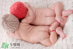 嬰兒床上用品有哪些？嬰兒床上用品需要準(zhǔn)備什么？