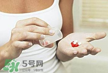 感冒藥飯前吃還是飯后吃？吃感冒藥會(huì)推遲月經(jīng)嗎？