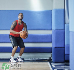 adidas dame3阿迪達斯利拉德三代獨立日配色多少錢？