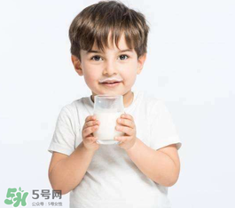 奶粉哪個(gè)國(guó)家的最好？奶粉哪個(gè)國(guó)家的奶源好？