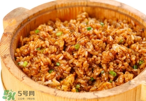 醬油炒飯怎么做？醬油炒飯生抽還是老抽
