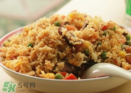 醬油炒飯怎么做？醬油炒飯生抽還是老抽
