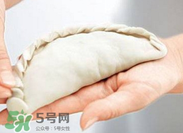 韭菜盒子用什么水和面？韭菜盒子和面用冷水還是熱水