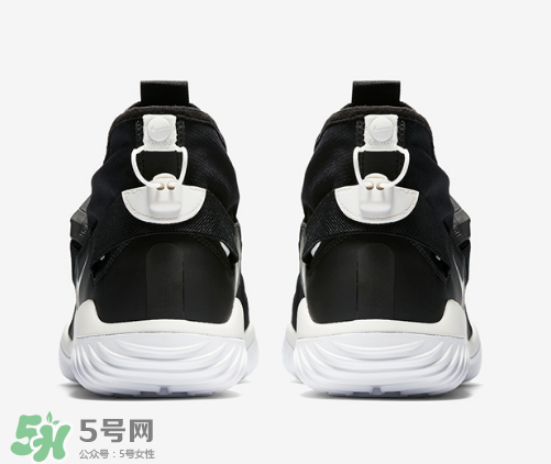 nikelab acg 07 kmtr機(jī)能運(yùn)動(dòng)鞋黑白配色多少錢？