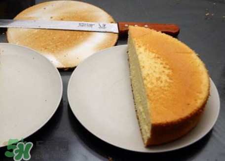 戚風(fēng)蛋糕為什么不蓬松？戚風(fēng)蛋糕不蓬松的原因