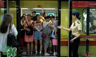 為什么開(kāi)設(shè)女性車廂？應(yīng)不應(yīng)該開(kāi)設(shè)女性車廂