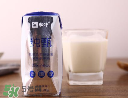 純甄酸奶過期還能喝嗎？純甄酸奶過期一點點要緊嗎？