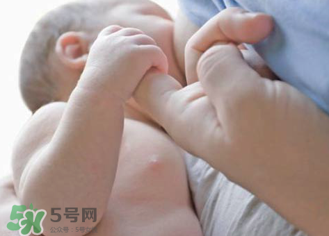 母乳喂養(yǎng)會胸下垂嗎？母乳喂養(yǎng)胸部下垂怎么辦？
