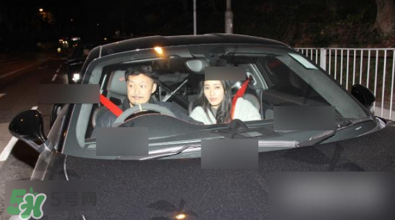 余文樂首曬女友美照 余文樂女朋友是誰？