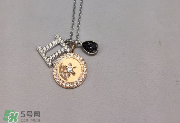 施華洛世奇星座項鏈?zhǔn)鞘裁床馁|(zhì)？施華洛世奇星座項鏈材質(zhì)介紹