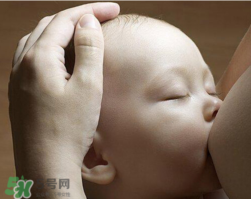 八月份可以斷奶嗎？8月份可以斷奶嗎？