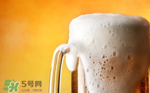 啤酒打開了隔夜還能喝嗎？喝隔夜的啤酒有什么危害？