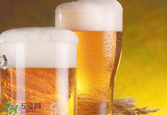 啤酒打開了隔夜還能喝嗎？喝隔夜的啤酒有什么危害？