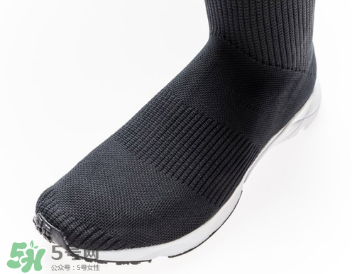 reebok sock runner ultraknit銳步超長襪子鞋多少錢？