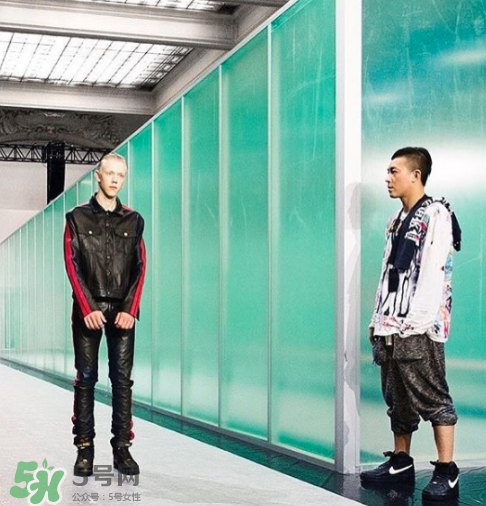 vlone與nike air force 1high聯(lián)名款運(yùn)動(dòng)鞋配色有哪幾種？