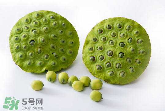 蓮蓬子中間的芯能吃嗎？蓮蓬子的功效與作用