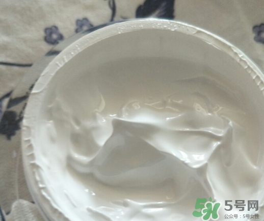 凱芙蘭素顏霜怎么用？凱芙蘭w9素顏霜使用方法
