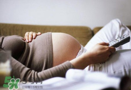 孕婦熬夜對胎兒有什么影響？孕婦熬夜的危害