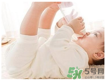 新生兒一月長(zhǎng)幾斤正常？新生兒一月長(zhǎng)多少厘米？