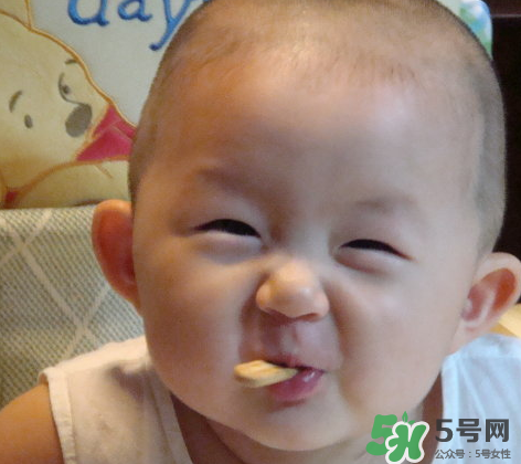 磨牙餅干幾個月寶寶能吃？磨牙餅干幾個月吃？