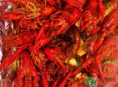 麻辣小龍蝦能隔夜吃嗎？麻辣小龍蝦隔夜能吃嗎？