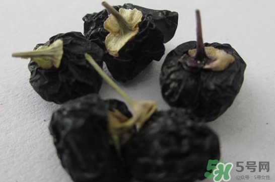 黑枸杞和玫瑰花可以一起泡水喝嗎？玫瑰花黑枸杞泡著喝有什么功效