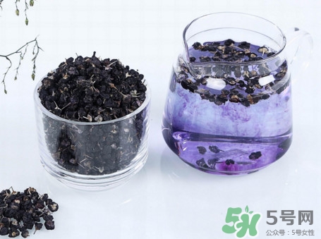 黑枸杞什么時(shí)候喝最好？黑枸杞什么水泡最好