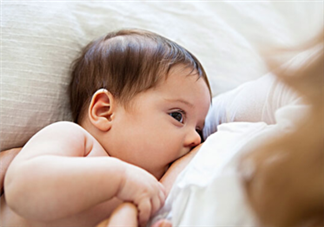 新生兒吃母乳一次吃多久？新生兒吃母乳一次十分鐘正常嗎？