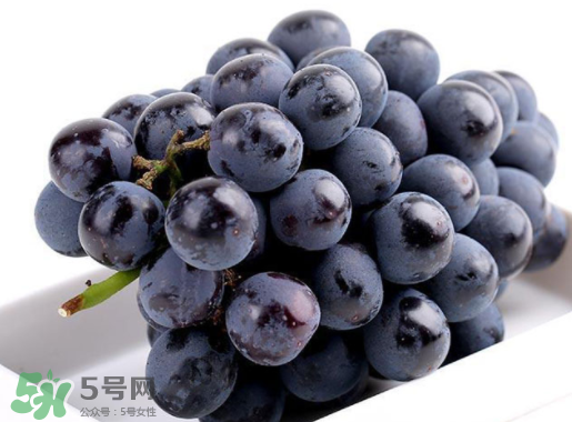 夏黑葡萄皮能吃嗎？夏黑葡萄怎么吃？