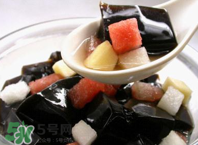 龜苓膏是烏龜做的嗎？龜苓膏是什么做的？
