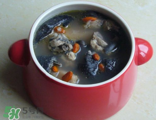 榴蓮殼燉排骨殼能吃嗎？榴蓮殼燉排骨什么味道？