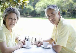 嬰兒奶粉老人能喝嗎？老人能不能喝嬰兒奶粉？