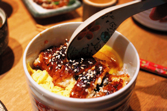 鰻魚飯好吃嗎？鰻魚飯有刺嗎？