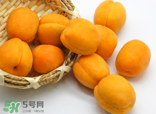黃桃和水蜜桃哪個(gè)好吃？黃桃和水蜜桃的區(qū)別