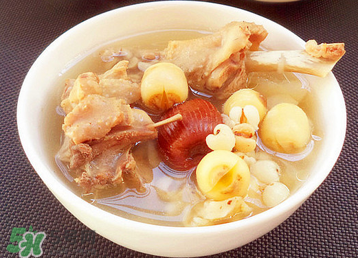 新鮮蓮子可以燉湯嗎？新鮮蓮子怎么煲湯？