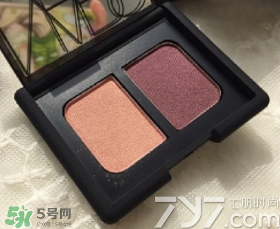 nars吉隆坡眼影怎么畫？nars吉隆坡雙色眼影畫法圖解