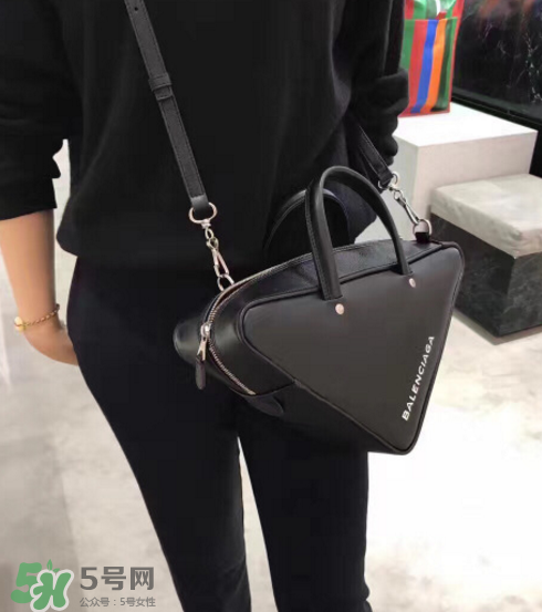 balenciaga三角包尺寸多大？巴黎世家三角形包包尺寸介紹