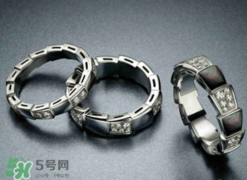寶格麗靈蛇之戒是什么材質？寶格麗蛇形戒指是金的嗎？