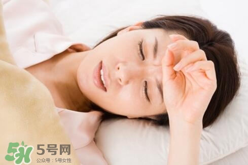 孕婦打噴嚏會嚇著寶寶嗎？孕婦打噴嚏對胎兒有影響嗎？