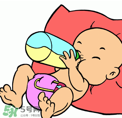 嬰兒吐奶有黃水怎么辦？嬰兒吐奶會吐黃水嗎？