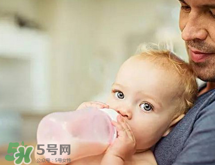 戒夜奶的最佳時(shí)間 幾個(gè)月戒夜奶最好？