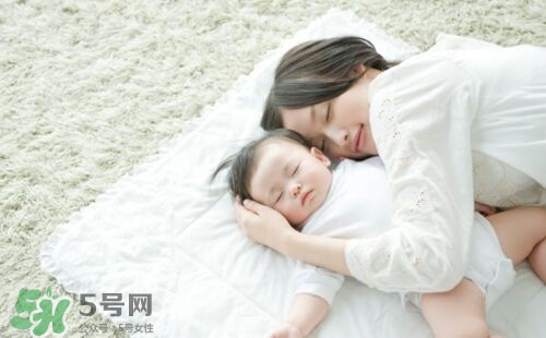 戒夜奶的最佳時(shí)間 幾個(gè)月戒夜奶最好？