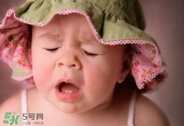三伏貼能治過(guò)敏性鼻炎嗎？三伏貼治過(guò)敏性鼻炎貼哪里？