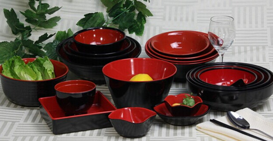 仿瓷碗可以放微波爐嗎？仿瓷餐具能在微波爐里加熱嗎