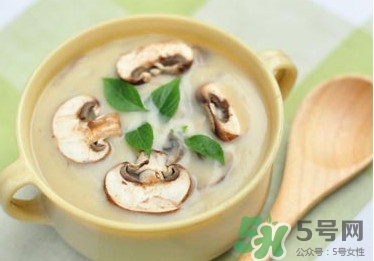 牛奶燉香菇可以治鼻炎嗎？牛奶燉香菇吃了有什么作用？