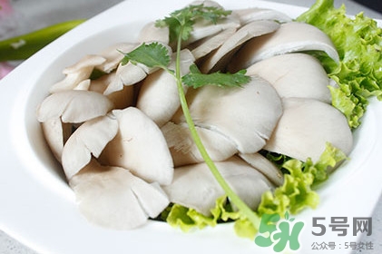 平菇怎么吃最有營養(yǎng)？平菇長白毛還能吃嗎