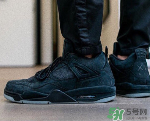 kaws與air jordan 4黑色版本親友限定款什么時候發(fā)售？