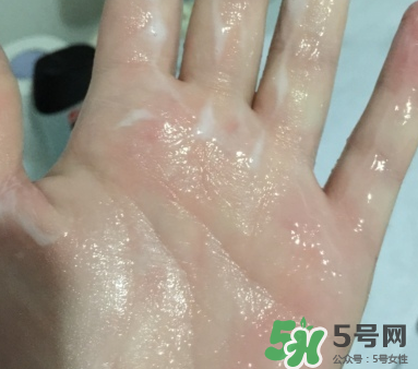 eve女性護(hù)理液粉色瓶和藍(lán)色瓶有什么區(qū)別？